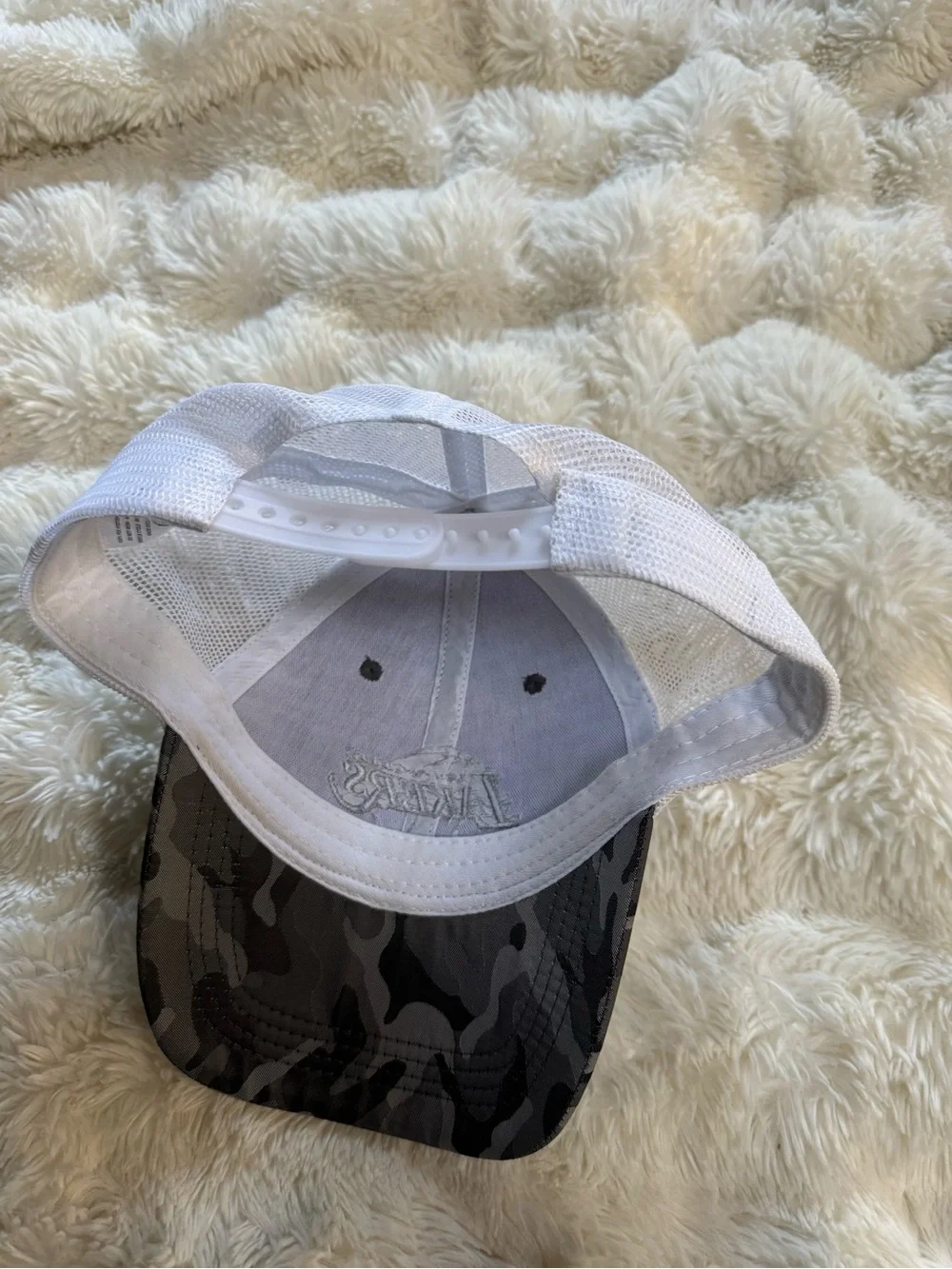 Los Angeles Lakers Gray Camo Trucker Hat